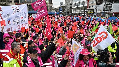 Warnstreik in NRW – Kundgebung in Bochum